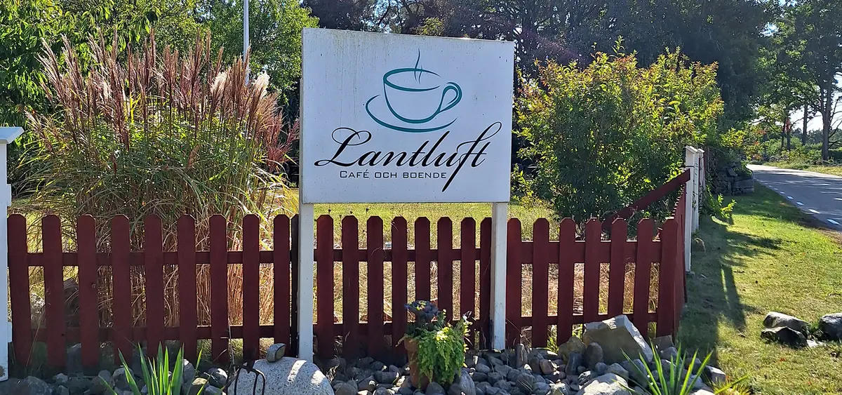 Lantluft Café och Boende