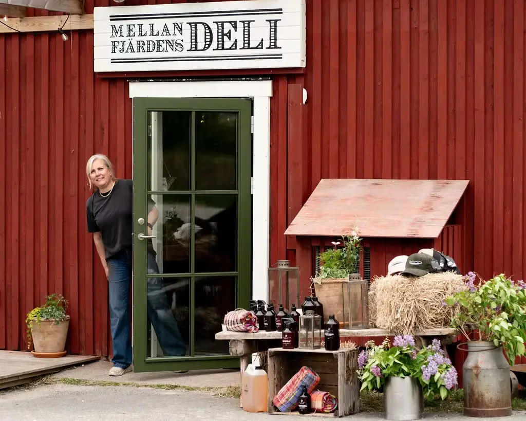 Mellanfjärdens Deli