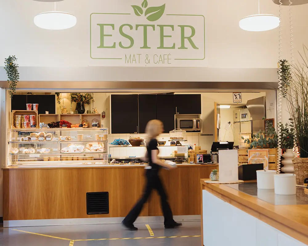 Ester Mat & Café